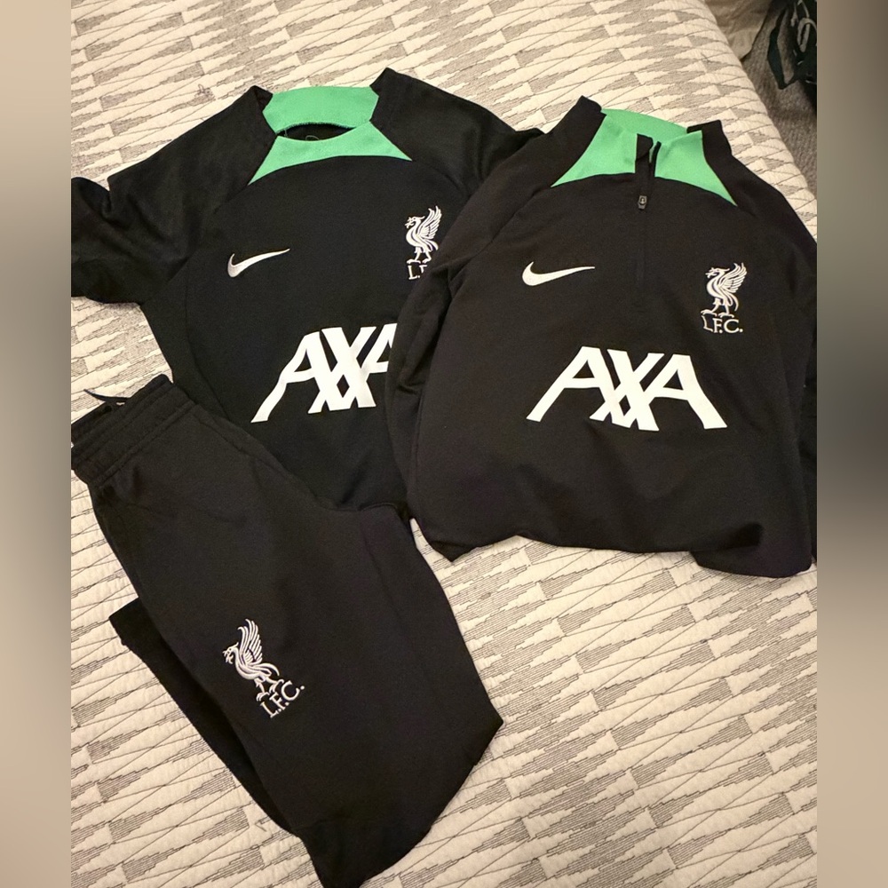 Youth Nike Liverpool FC training 3 piece set